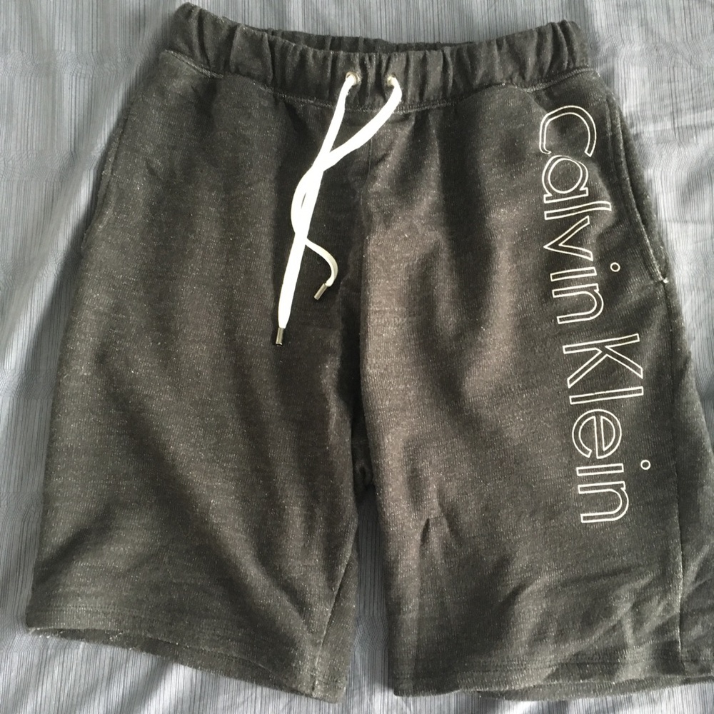 Calvin Klein Sweatshort size S